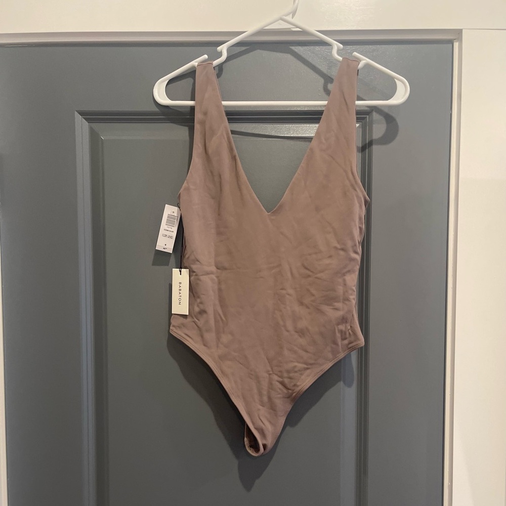 Aritzia/Babaton Contour Bodysuit, Size Medium